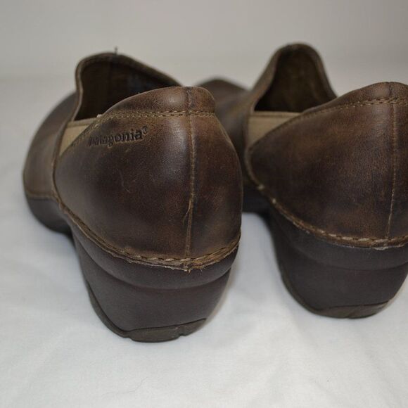 Patagonia Women's 7.5 Brown Leather Slip On Clogs - Picture 6 of 9